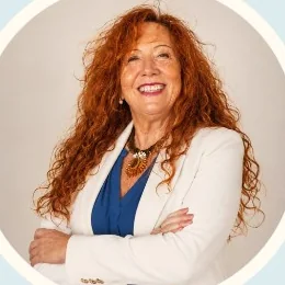 Carolina Jönsson, smiling, in a white jacket