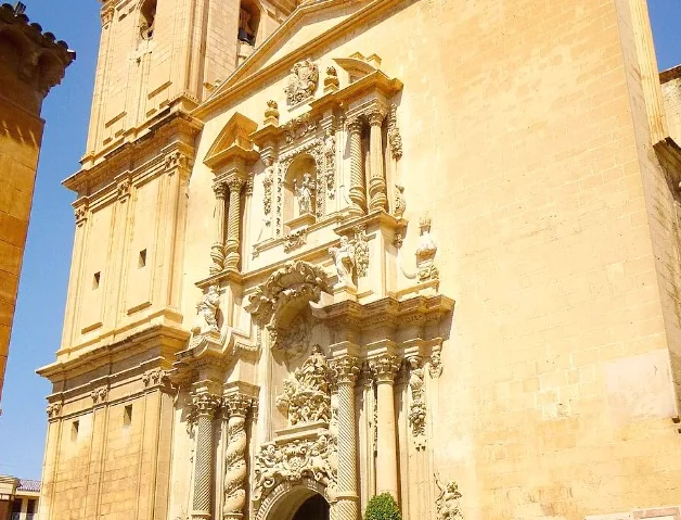 The carved Baroque doorway of the Basilica of Santa María